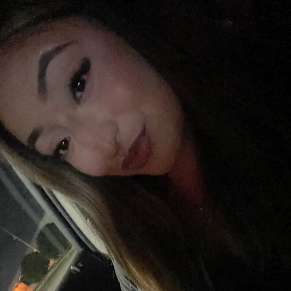Meet your Posher, Daniela